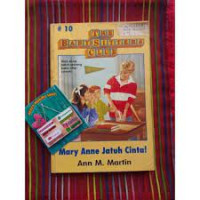 Image of The Baby-Sister Club : Mary Anne Jatuh Cinta